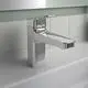 Waschtischarmatur in verchromtem Finish von Ideal Standard, mit einem klaren, modernen Design und einem Hebel zur Temperatureinstellung. Montiert auf einer hellen Oberfläche.